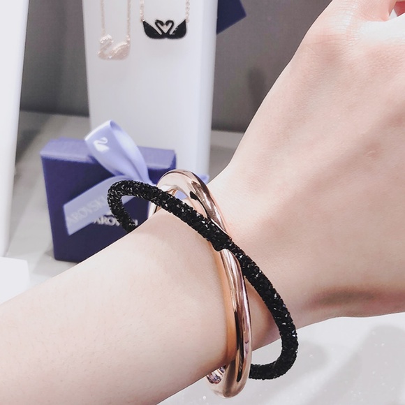 CRYSTALDUST CROSS CUFF BLACK / GOLD - Picture 4 of 5